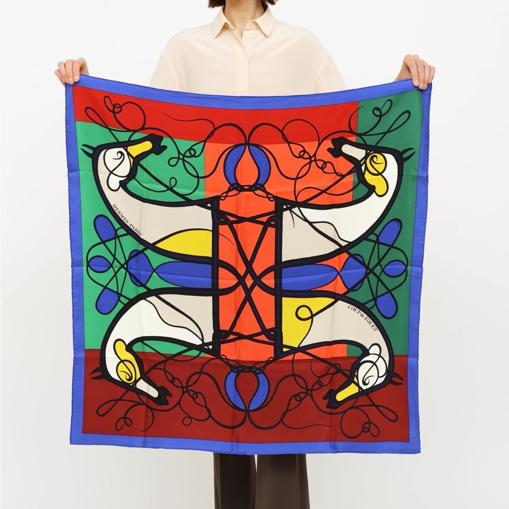 Hermès Scarf Carre 90cm Coup de Fouet 100% Silk Red Green Blue Multi R7019